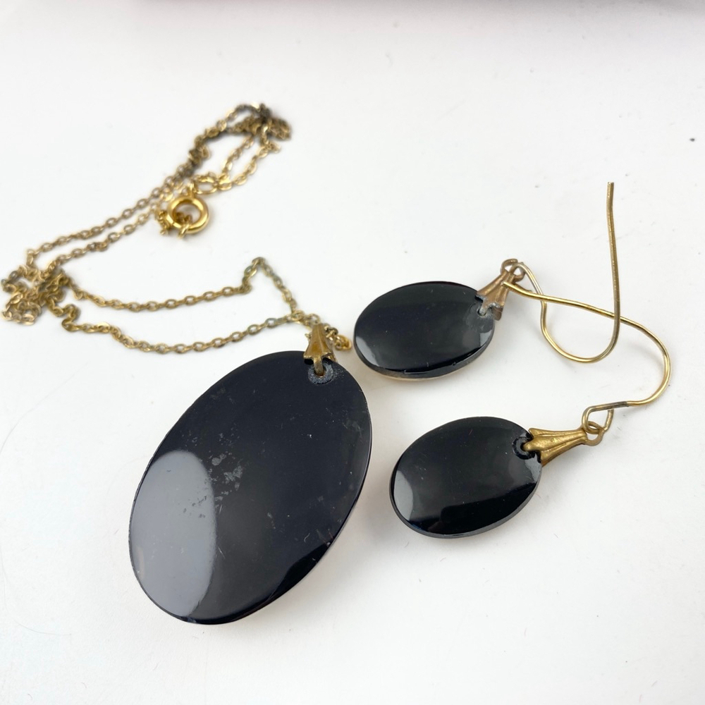 Vintage Jeweline Red Jewel Glass Gold Tone Necklace & Earrings Set. - Picture 7 of 7